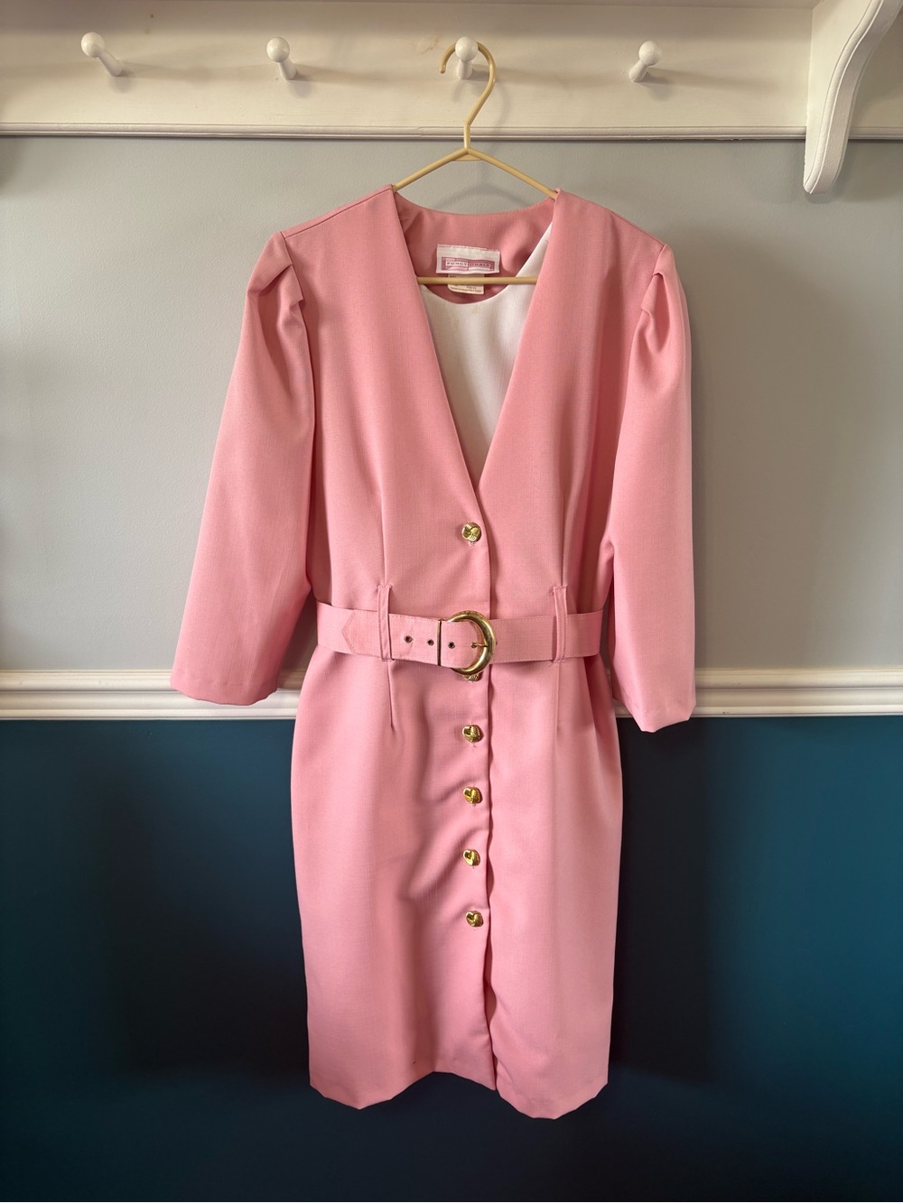 Vintage Elegant Pink Belted V-Neck Midi Dress with Gold Buttons